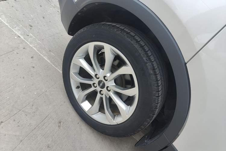 Used Lincoln MKC 2019 2.0T Two-Wheel Drive Zunya Version China VI Standard Right Rear Wheel Hub