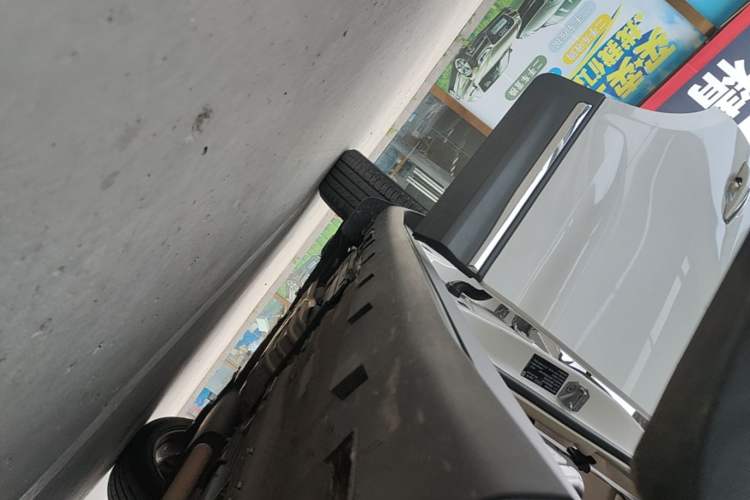 Used Lincoln MKC 2019 2.0T Two-Wheel Drive Zunya Version China VI Standard Right Side Sill