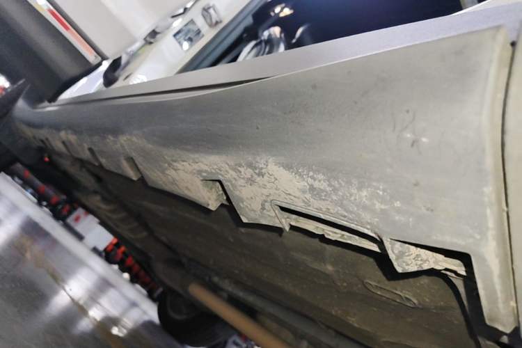 Used Lincoln MKC 2019 2.0T Two-Wheel Drive Luxury Edition China VI Standard Right Side Sill