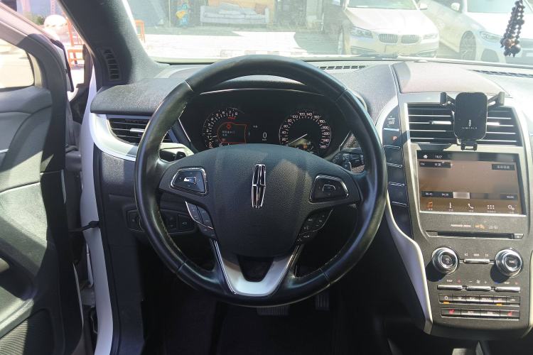 Used Lincoln MKC 2019 2.0T Two-Wheel Drive Luxury Edition China VI Standard Steering Wheel