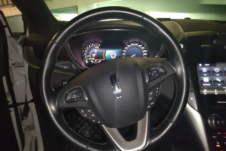 Used Lincoln MKC 2019 2.0T Two-Wheel Drive Luxury Edition China VI Standard Steering Wheel