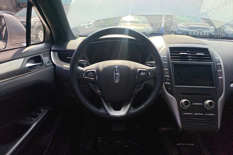 Used Lincoln MKC 2019 2.0T Two-Wheel Drive Luxury Edition China V Standard Steering Wheel