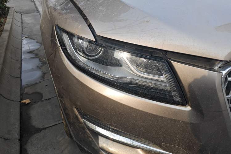 Used Lincoln MKC 2019 2.0T Two-Wheel Drive Luxury Edition China V Standard Right Front Headlight