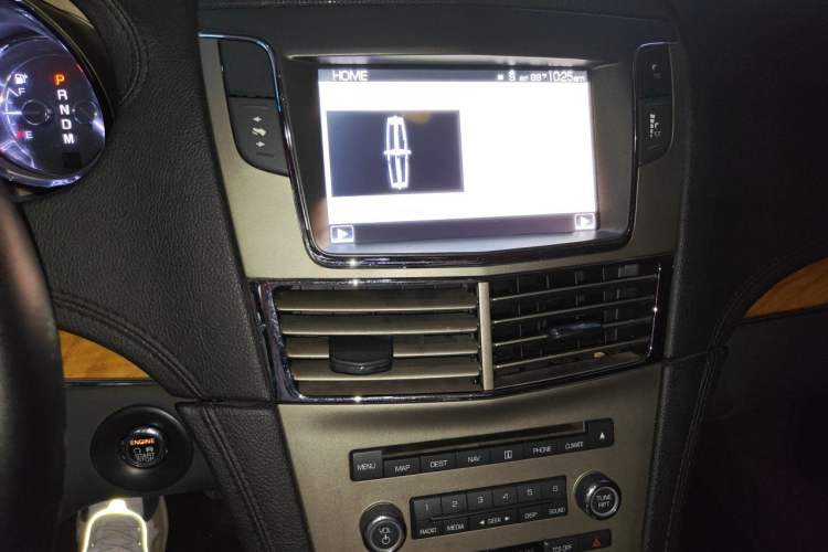 Used Lincoln MKT 2010 3.5T EcoBoost AWD Audio And AC Panel