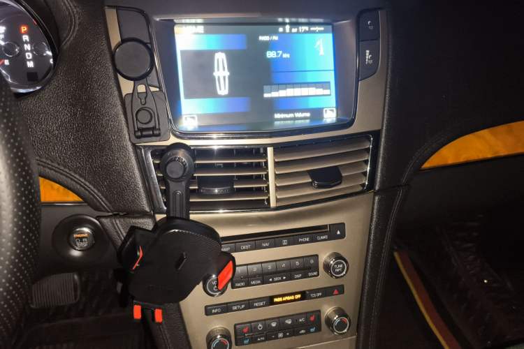 Used Lincoln MKT 2010 3.5T EcoBoost AWD Audio And AC Panel
