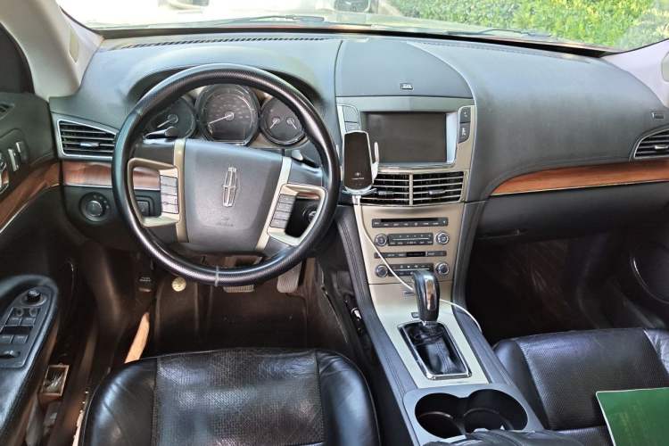 Used Lincoln MKT 2010 3.5T EcoBoost AWD Center Console