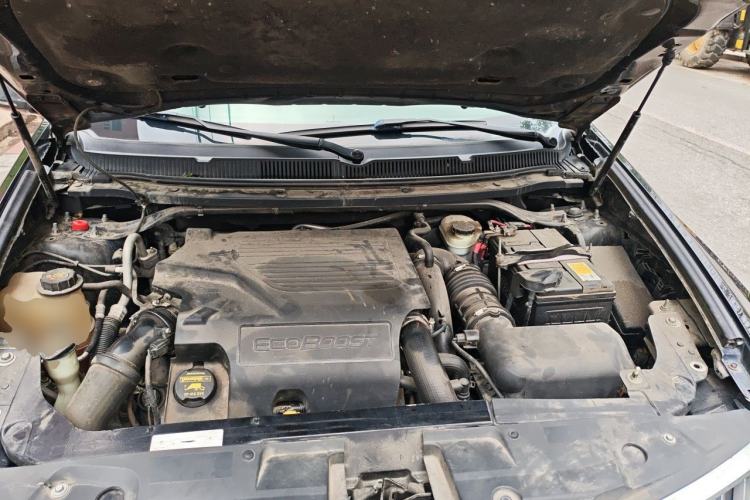 Used Lincoln MKT 2010 3.5T EcoBoost AWD Engine Bay