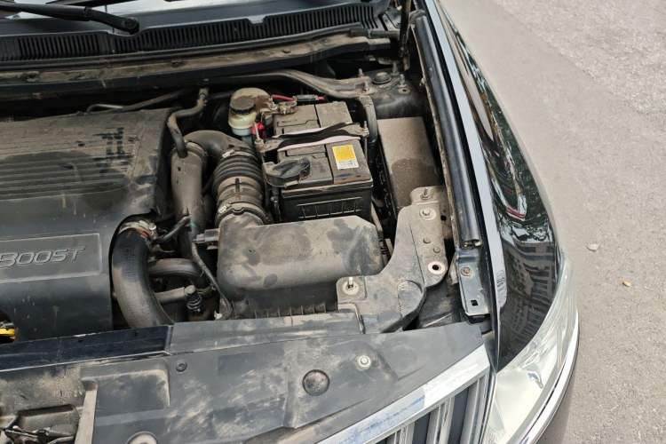 Used Lincoln MKT 2010 3.5T EcoBoost AWD Engine Bay Left