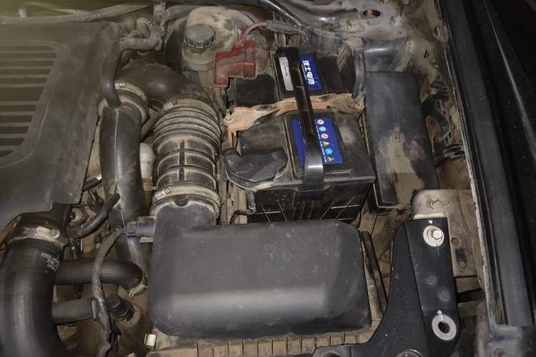 Used Lincoln MKT 2010 3.5T EcoBoost AWD Engine Bay Left