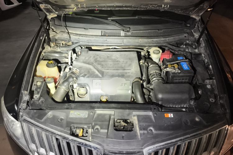 Used Lincoln MKT 2010 3.5T EcoBoost AWD Engine Bay