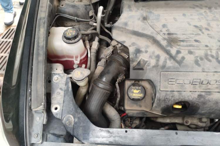 Used Lincoln MKT 2010 3.5T Ecoboost AWD Engine Bay Right