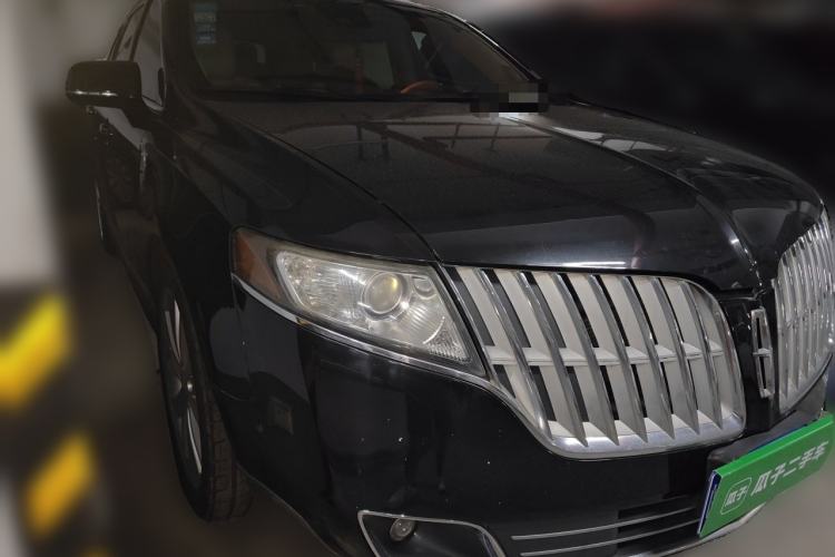 Used Lincoln MKT 2010 3.5T EcoBoost AWD Front Right 45 Deg