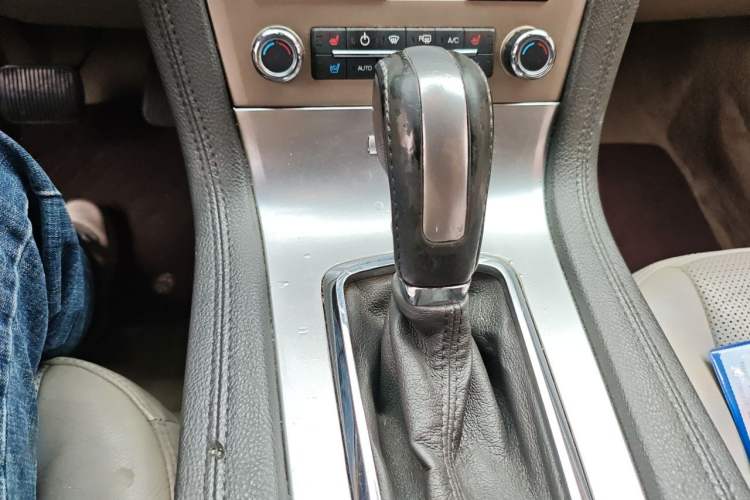 Used Lincoln MKT 2010 3.5T EcoBoost AWD Gear Lever