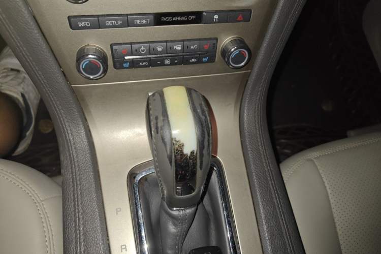 Used Lincoln MKT 2010 3.5T EcoBoost AWD Gear Lever