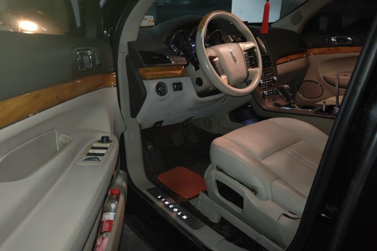 Used Lincoln MKT 2010 3.5T EcoBoost AWD Left Front Seat
