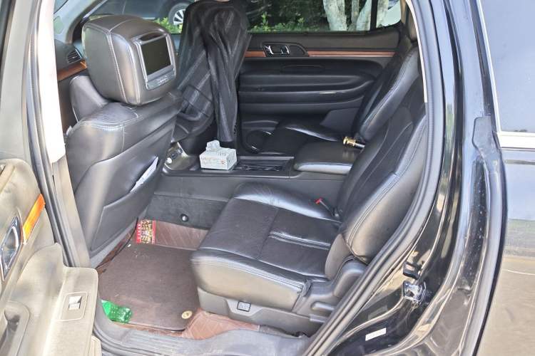 Used Lincoln MKT 2010 3.5T EcoBoost AWD Left Rear Seat