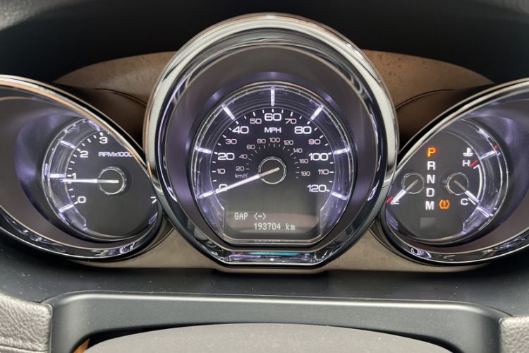 Used Lincoln MKT 2010 3.5T EcoBoost AWD Odometer Close Up