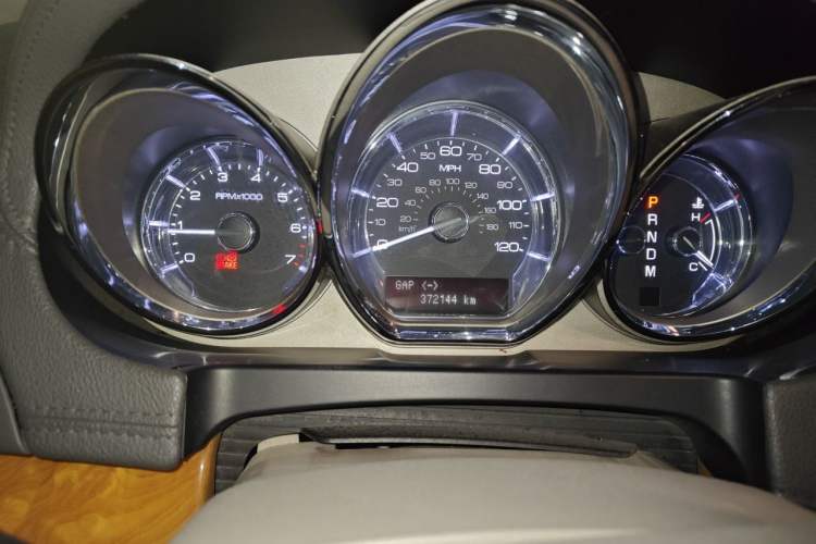 Used Lincoln MKT 2010 3.5T EcoBoost AWD Odometer Close Up