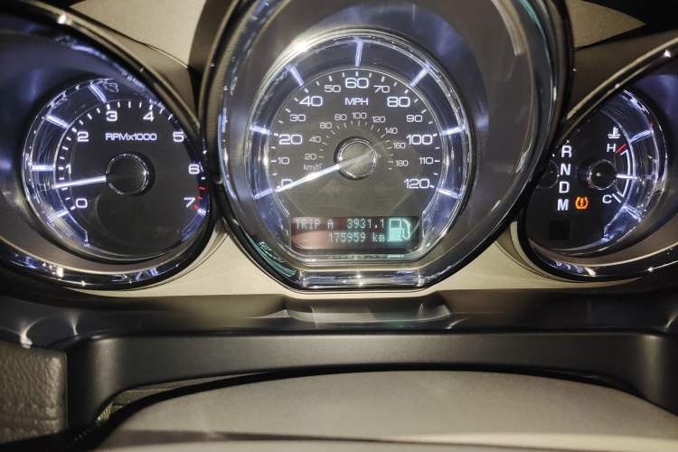 Used Lincoln MKT 2010 3.5T EcoBoost AWD Odometer Close Up