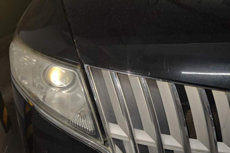 Used Lincoln MKT 2010 3.5T EcoBoost AWD Right Front Headlight