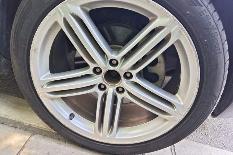 Used Lincoln MKT 2010 3.5T EcoBoost AWD Right Front Wheel Hub