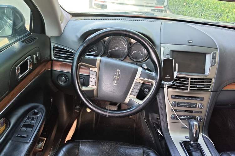 Used Lincoln MKT 2010 3.5T EcoBoost AWD Steering Wheel