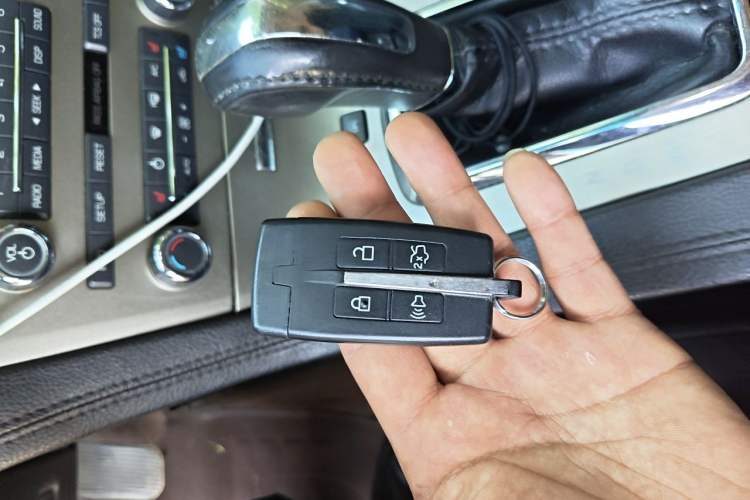 Used Lincoln MKT 2010 3.5T EcoBoost AWD Vehicle Key