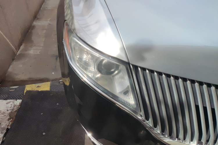 Used Lincoln MKT 2010 3.5T EcoBoost AWD Right Front Headlight