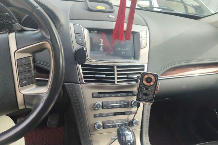 Used Lincoln MKT 2010 3.5T EcoBoost AWD Audio And AC Panel