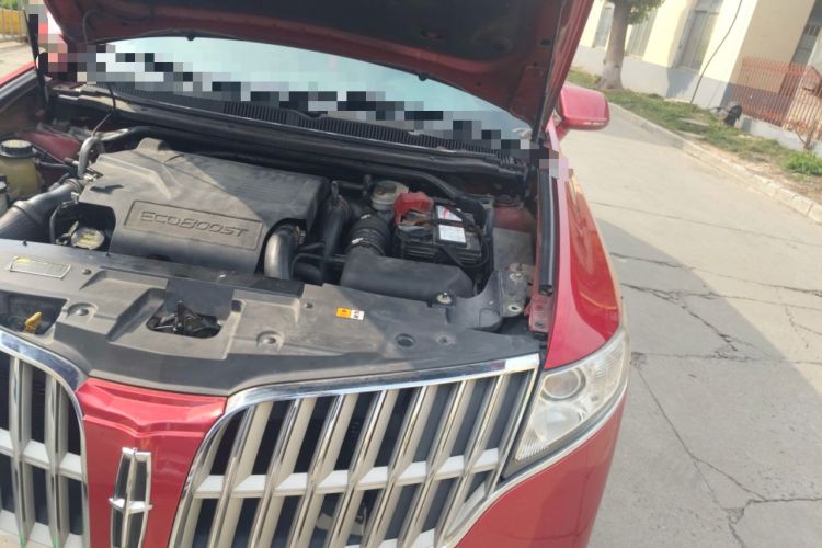 Used Lincoln MKT 2010 3.5T EcoBoost AWD Engine Bay Left