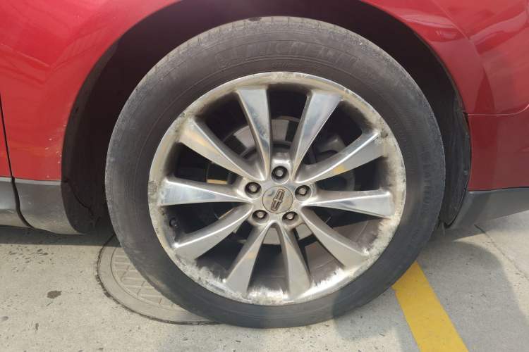 Used Lincoln MKT 2010 3.5T EcoBoost AWD Right Front Wheel Hub