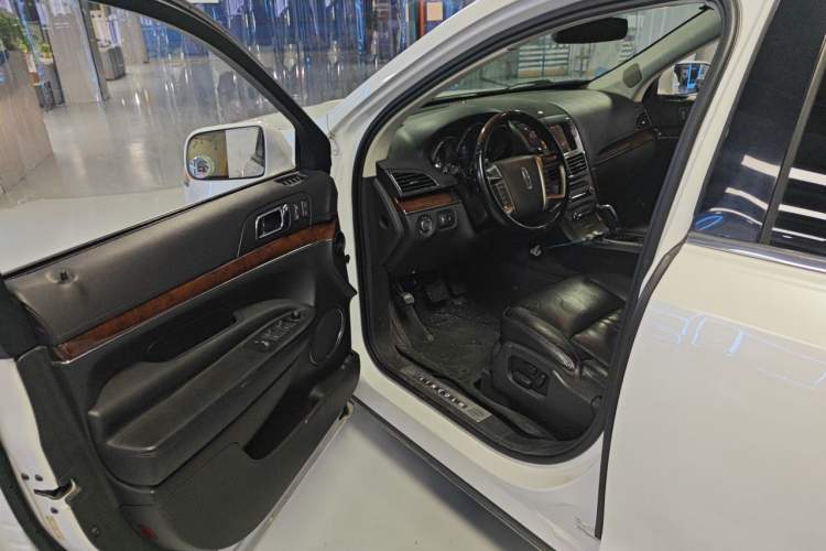 Used Lincoln MKT 2010 3.5T EcoBoost AWD Driver Seat