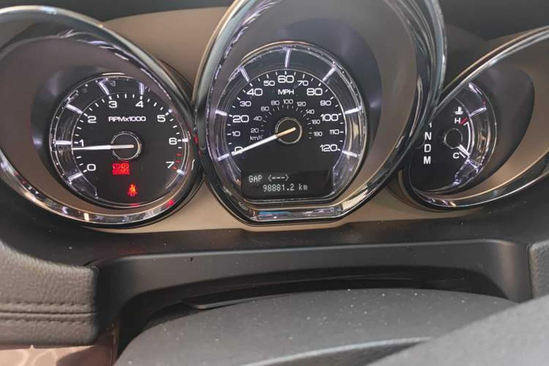 Used Lincoln MKT 2010 3.5T EcoBoost AWD Odometer Close Up