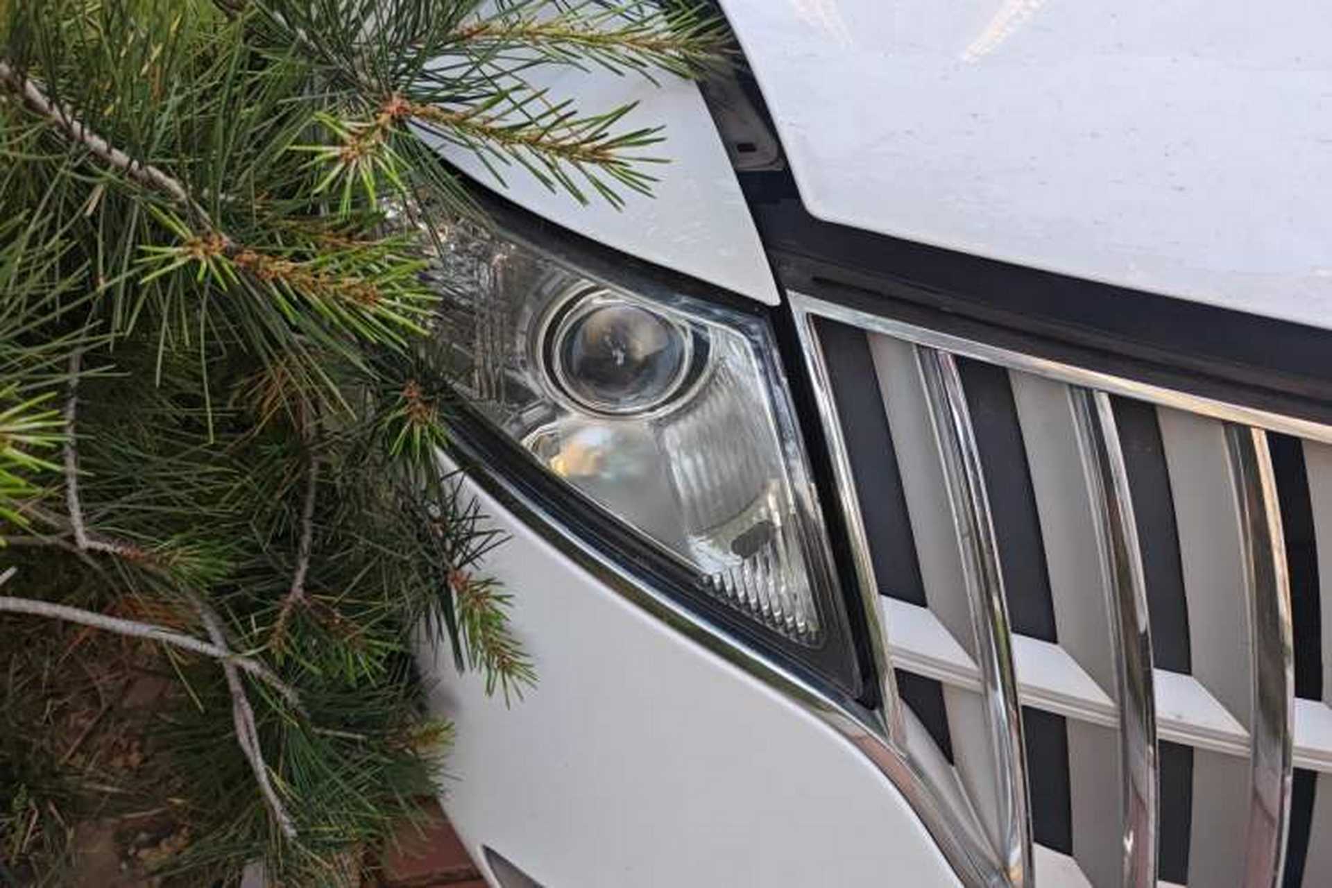 Used Lincoln MKT 2010 3.5T EcoBoost AWD Right Front Headlight