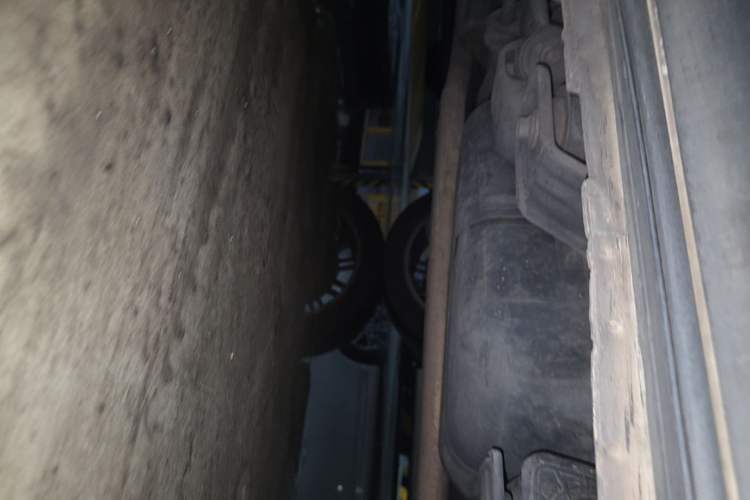 Used Lincoln MKT  Chassis Rear Right