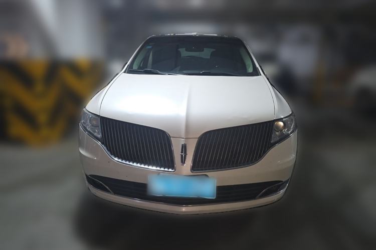 Used Lincoln MKT  Front