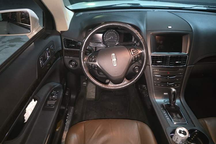 Used Lincoln MKT  Steering Wheel