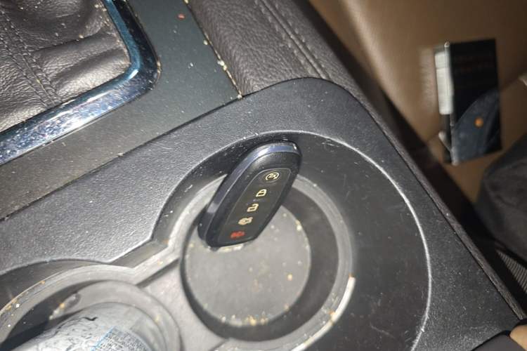 Used Lincoln MKT  Vehicle Key