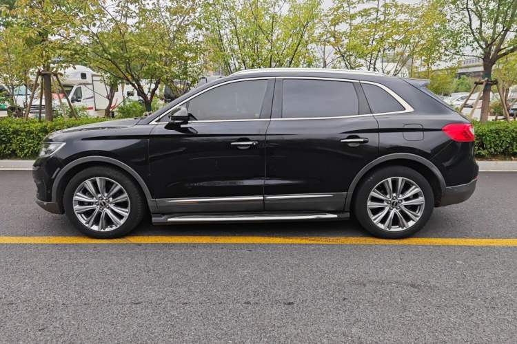 Used Lincoln MKX 2018 2.7T Four-Wheel Drive Prestige Edition Exterior 3