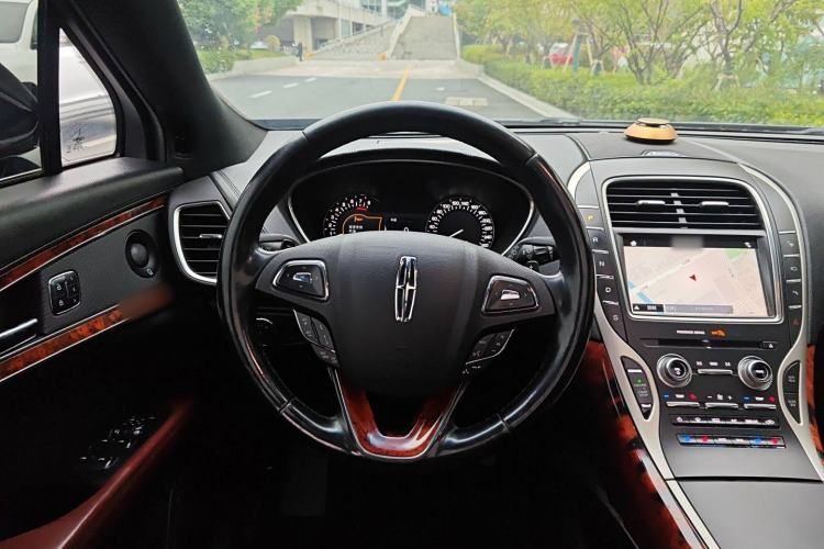 Used Lincoln MKX 2018 2.7T Four-Wheel Drive Prestige Edition Steering Wheel