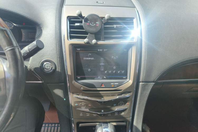 Used Lincoln MKX  Audio And AC Panel