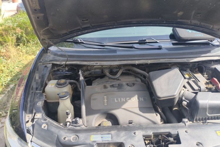 Used Lincoln MKX  Engine Bay Right