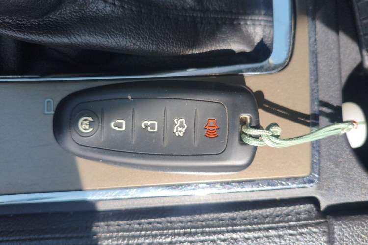 Used Lincoln MKX  Vehicle Key