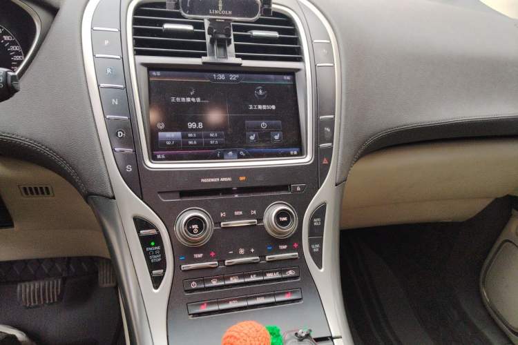 Used Lincoln MKX 2015 2.0T Two-Wheel Drive Deluxe Edition Audio And AC Panel