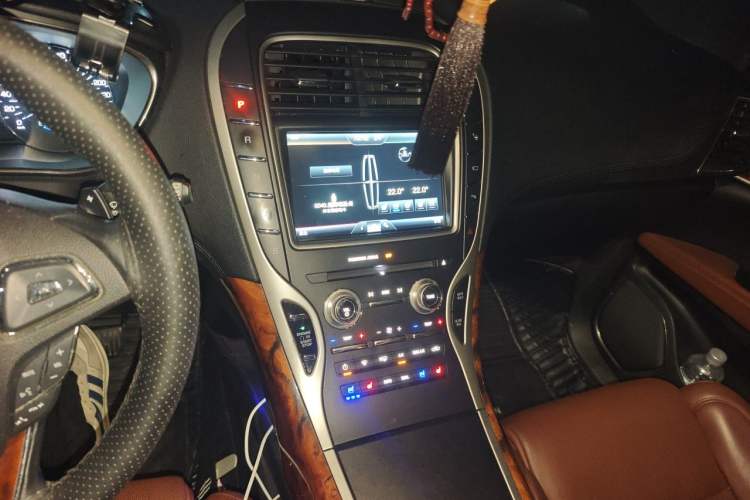 Used Lincoln MKX 2015 2.7T Four-Wheel Drive Prestige Edition Audio And AC Panel