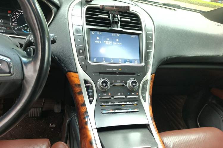 Used Lincoln MKX 2015 2.7T Four-Wheel Drive Prestige Edition Audio And AC Panel