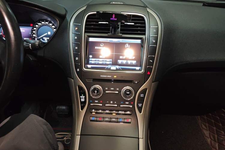 Used Lincoln MKX 2015 2.0T Four-Wheel Drive Luxury Edition Audio And AC Panel