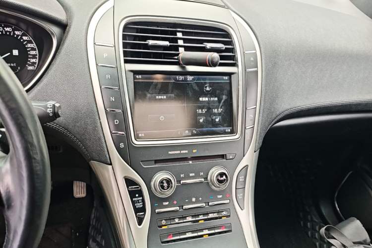 Used Lincoln MKX 2015 2.0T Two-Wheel Drive Deluxe Edition Audio And AC Panel