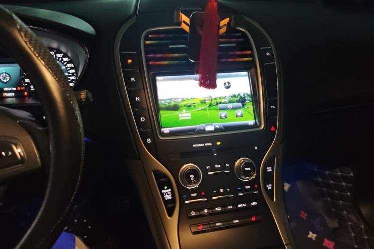 Used Lincoln MKX 2015 2.0T Two-Wheel Drive Deluxe Edition Audio And AC Panel