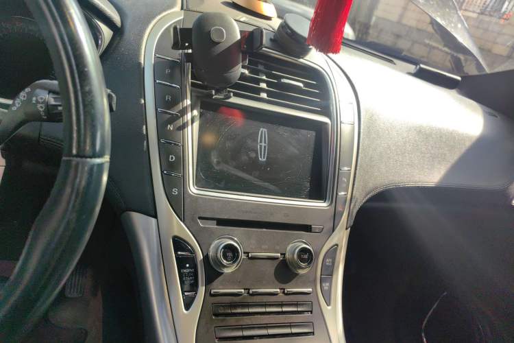 Used Lincoln MKX 2015 2.0T Two-Wheel Drive Deluxe Edition Audio And AC Panel